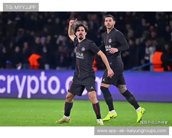 巴黎准备出巨资抢一名英超灵魂级选手——足球世界的震撼新篇章