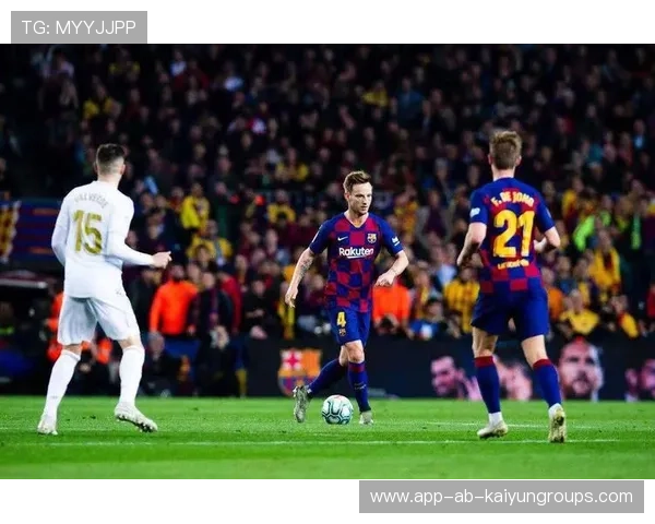 控球与反击并行:教练圈的战术新常态 控球与反击并行:教练圈的战术新常态