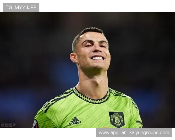 索博的追星之路：16年前牵手C罗 如今正面对决，索博列娃