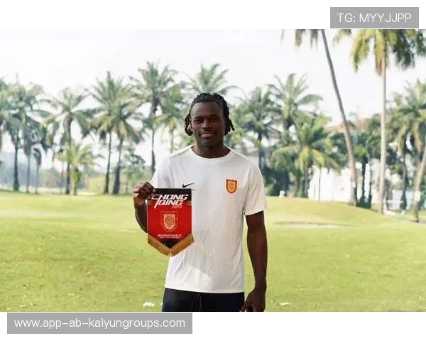 重庆铜梁龙迪马塔门前抢点，脚尖一捅差点破门